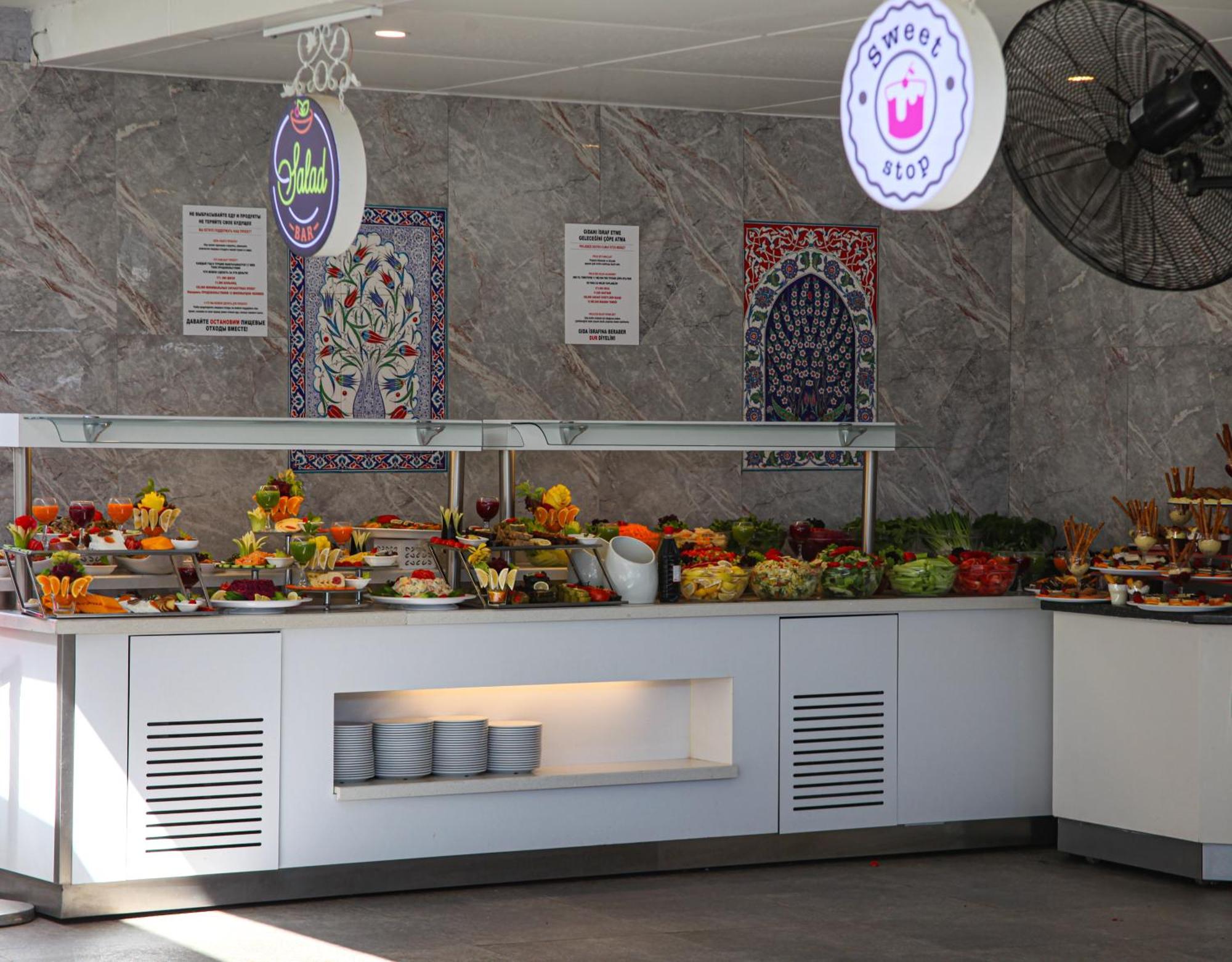 Catamaran Quality Times Hotel Kemer Exterior photo