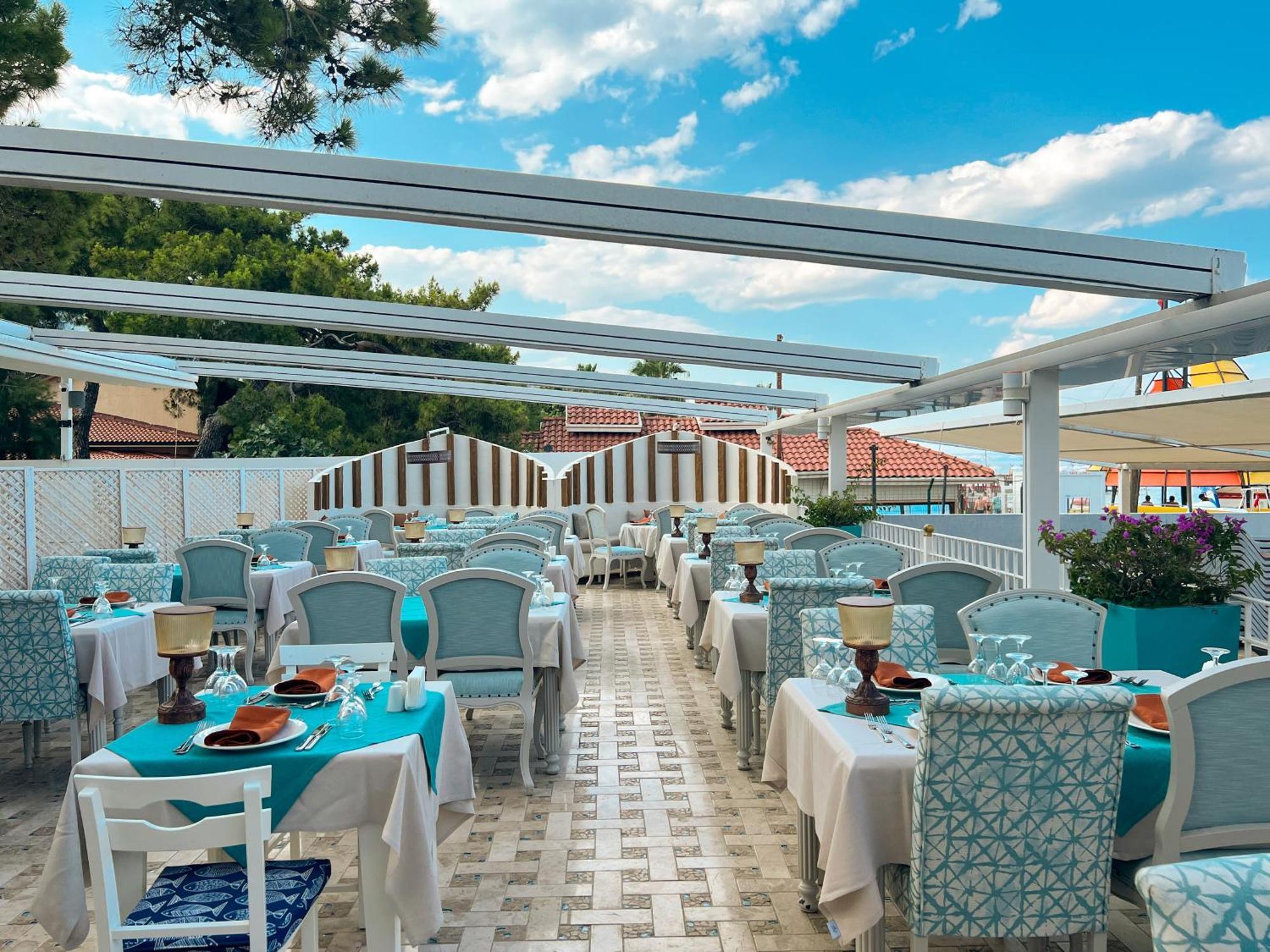 Catamaran Quality Times Hotel Kemer Exterior photo