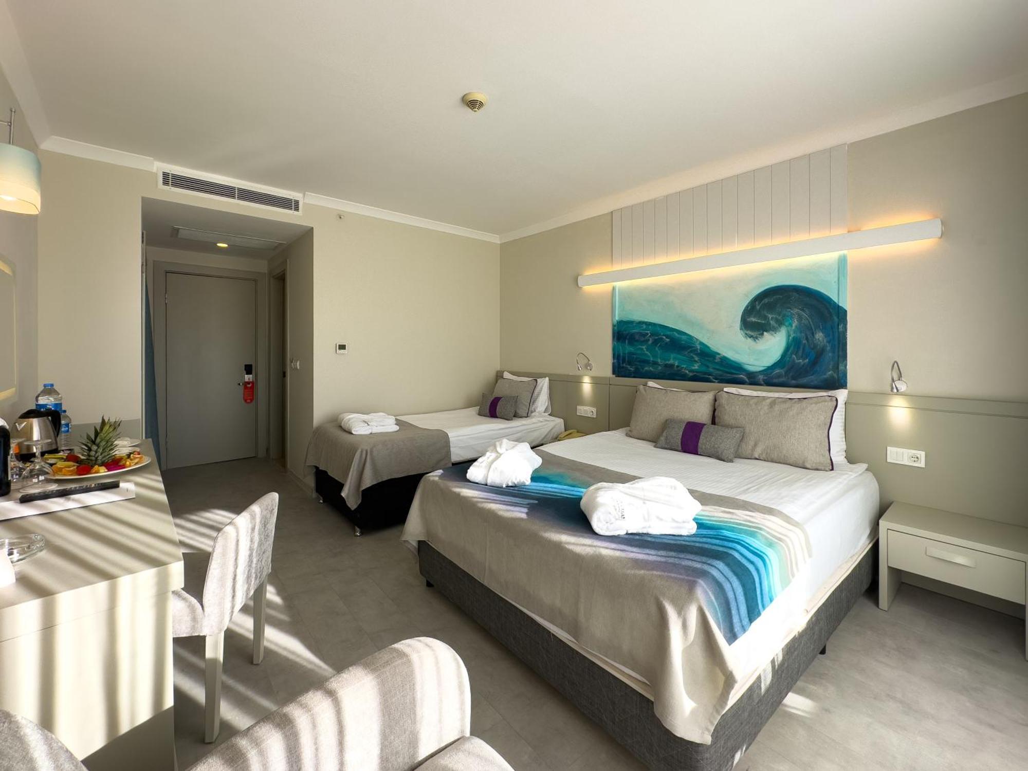 Catamaran Quality Times Hotel Kemer Exterior photo
