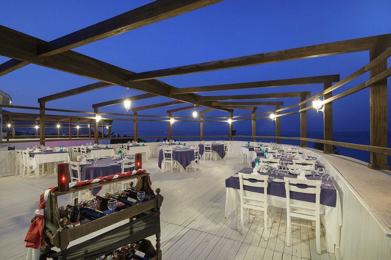 Catamaran Quality Times Hotel Kemer Exterior photo